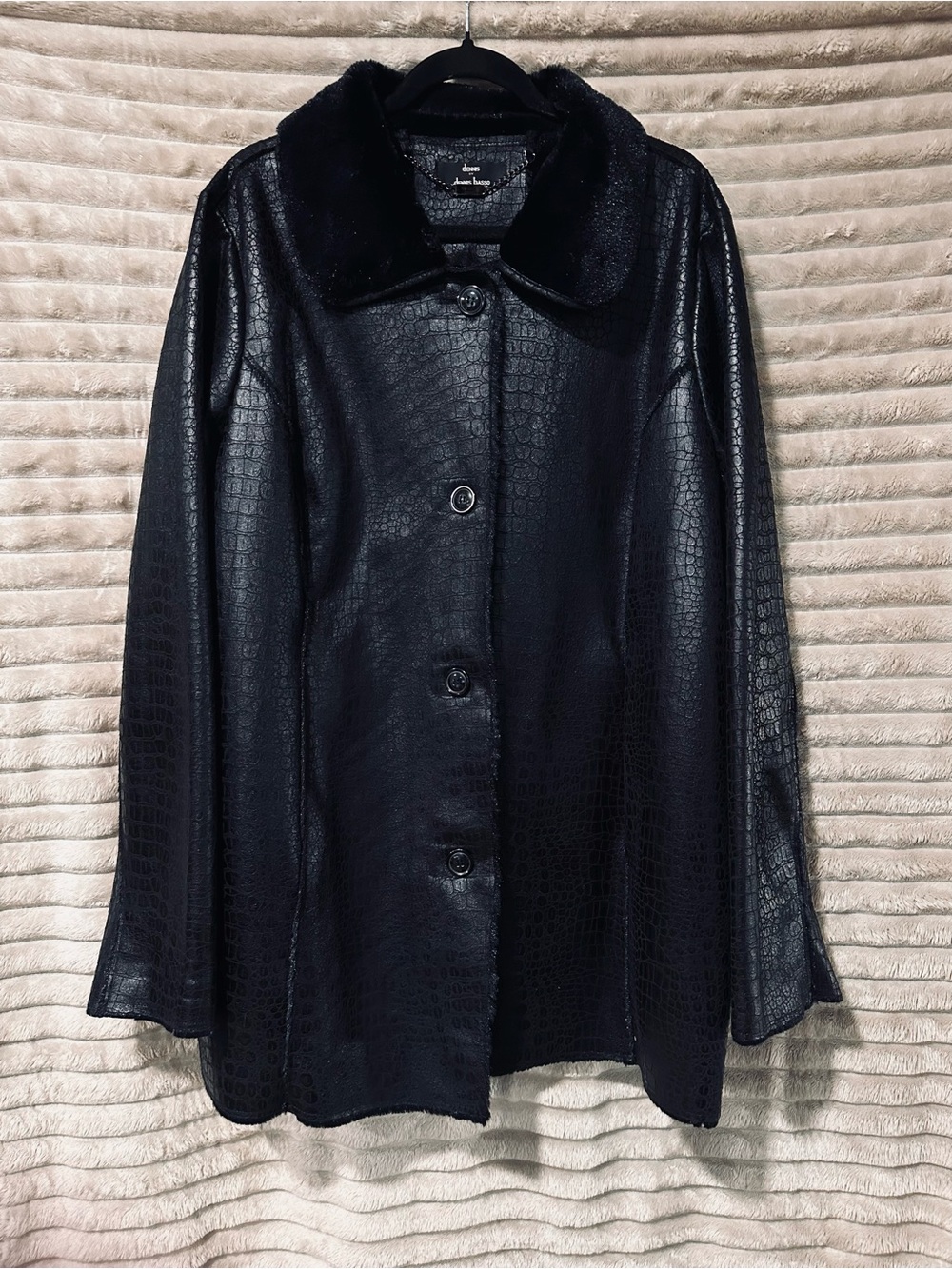 dennis basso Black Croc-Embossed Faux Leather Coat with Black Faux Fur Collar
